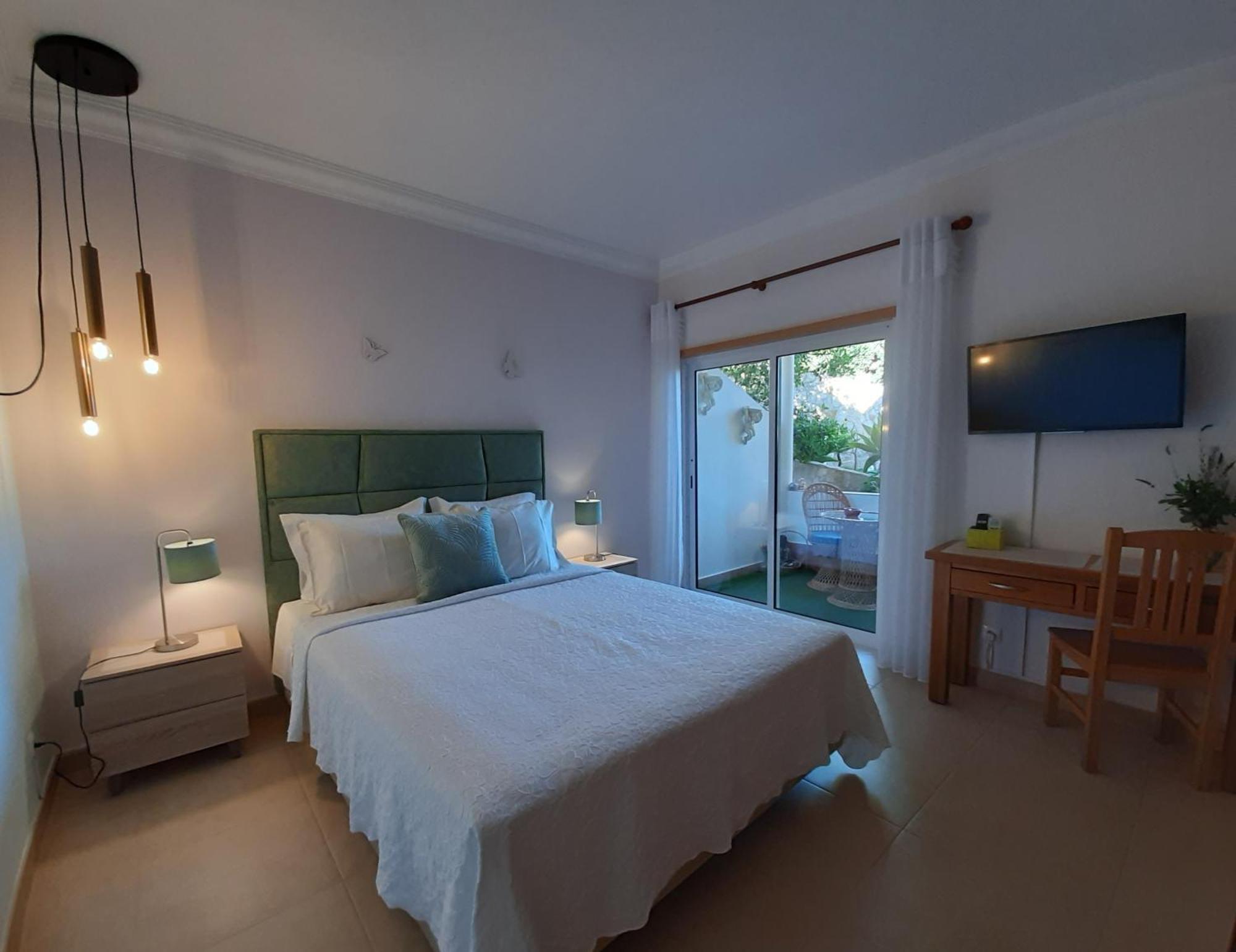 Lucie Lime Guesthouse Luz Exterior foto