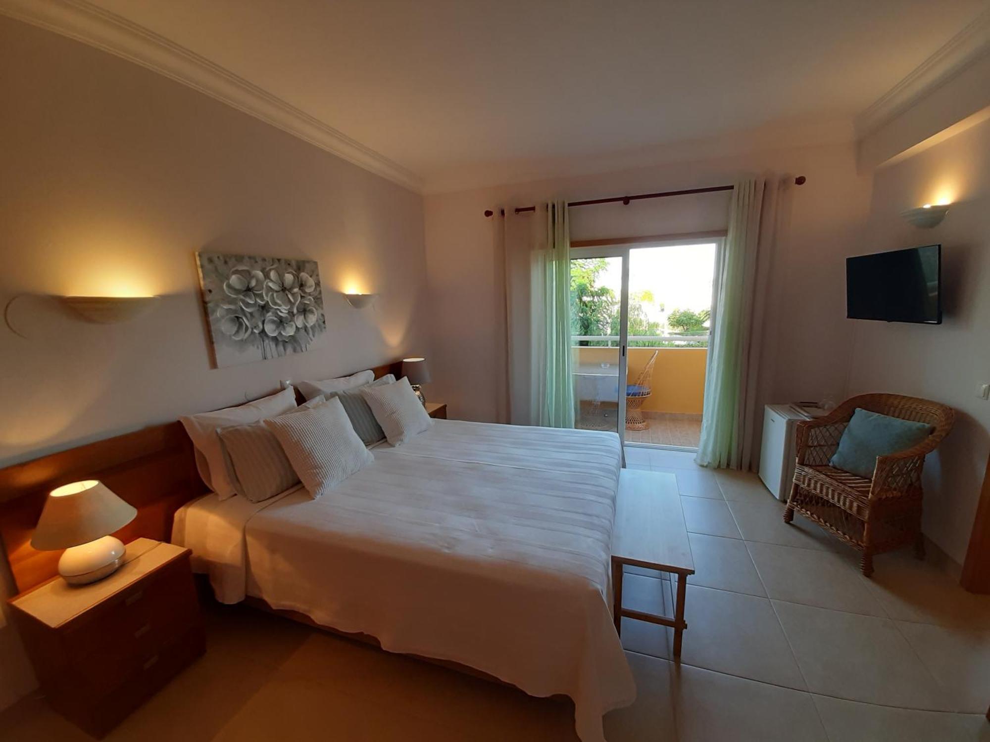 Lucie Lime Guesthouse Luz Exterior foto